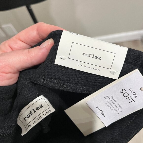 Ultra Soft Jogger Capri- Black - New with Tags- Small Reflex brand - Picture 1 of 3